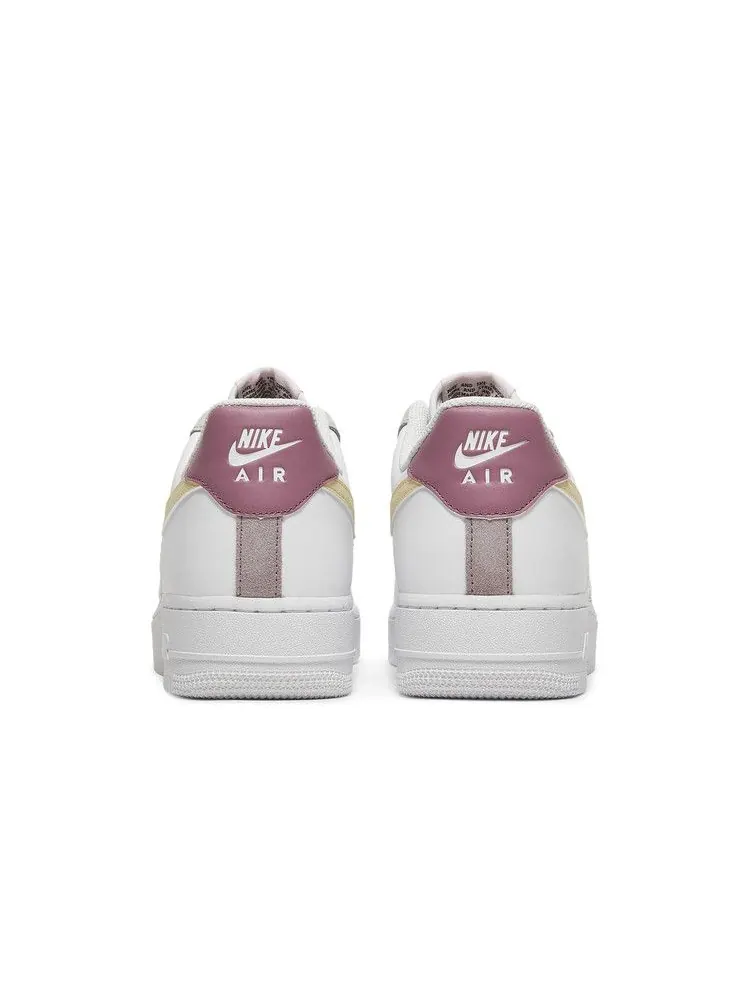 Кроссовки Nike Wmns Air Force 1 '07 Essential 'White Lemon Drop' — изображение 7 из 9, белый//розовый