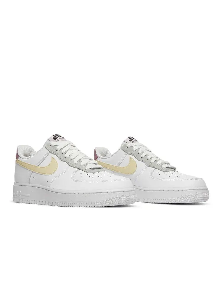 Кроссовки Nike Wmns Air Force 1 '07 Essential 'White Lemon Drop' — изображение 9 из 9, белый//розовый