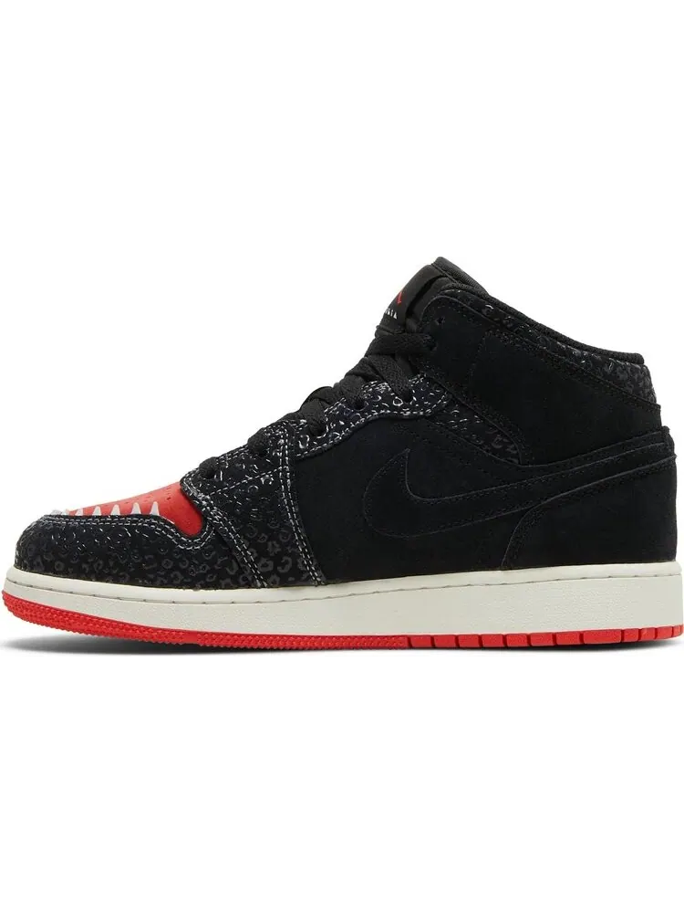 Кроссовки Air Jordan 1 Mid SE GS SiEMPRE Familia — изображение 3 из 8, черный