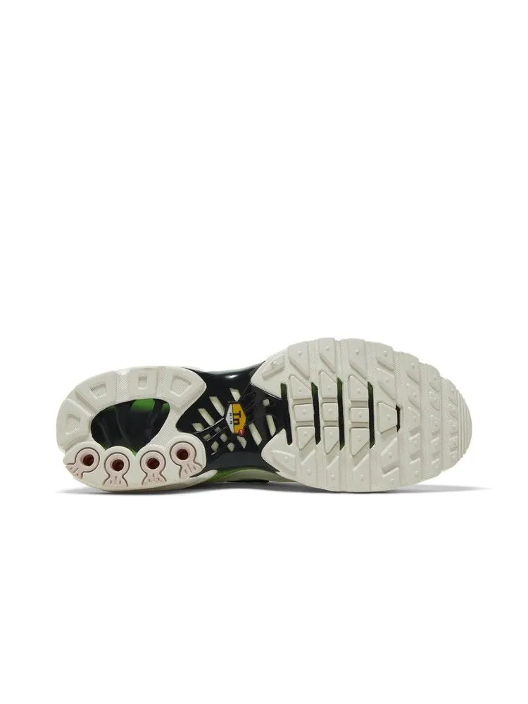 Кроссовки Nike Wmns Air Max Plus 'White Green Strike' — изображение 5 из 9