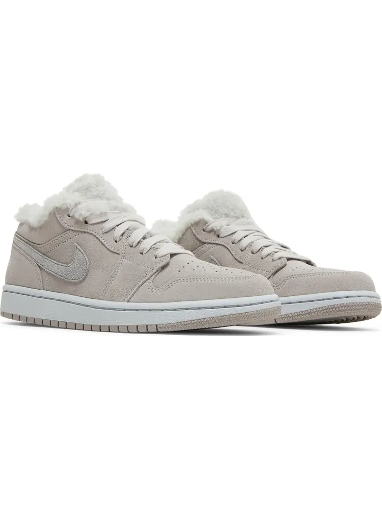 Кроссовки Wmns Air Jordan 1 Low SE Sherpa Fleece — изображение 8 из 8, серый