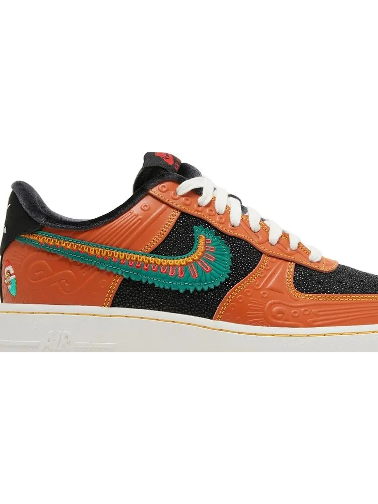 Кроссовки Nike Air Force 1 '07 LX 'SiEMPRE Familia' — изображение 2 из 8, белый