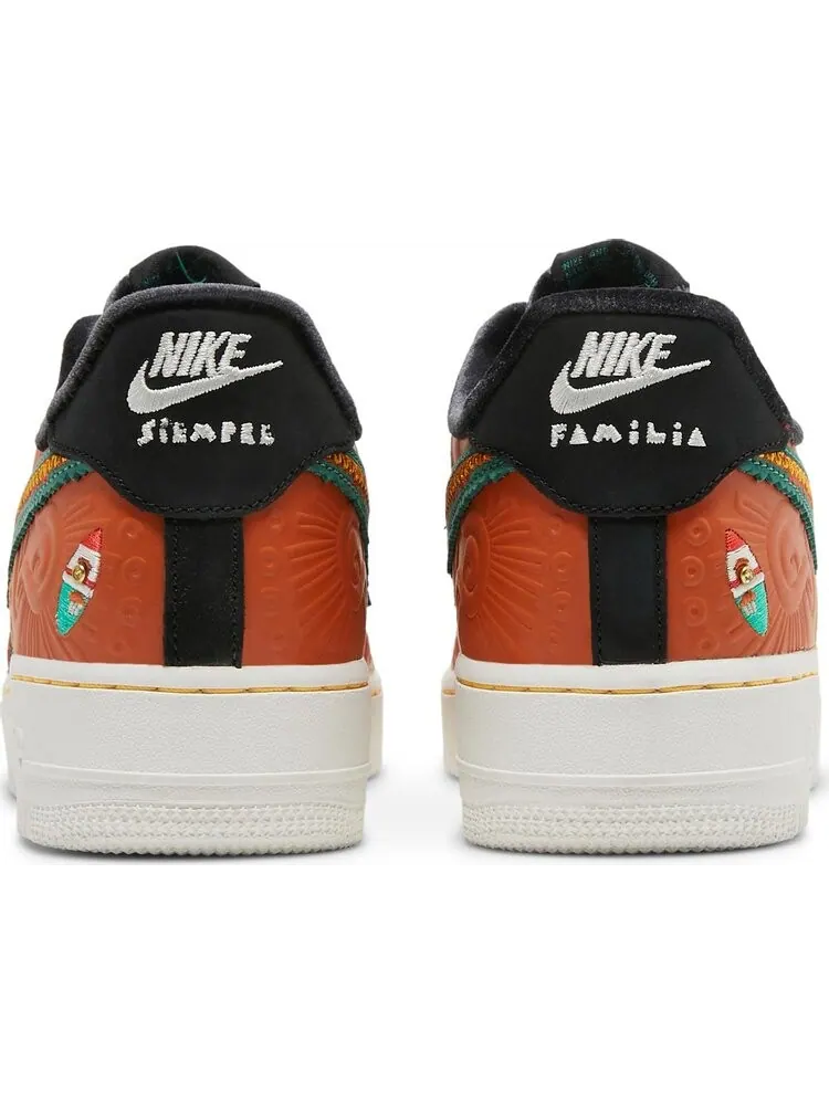 Кроссовки Nike Air Force 1 '07 LX 'SiEMPRE Familia' — изображение 6 из 8, белый