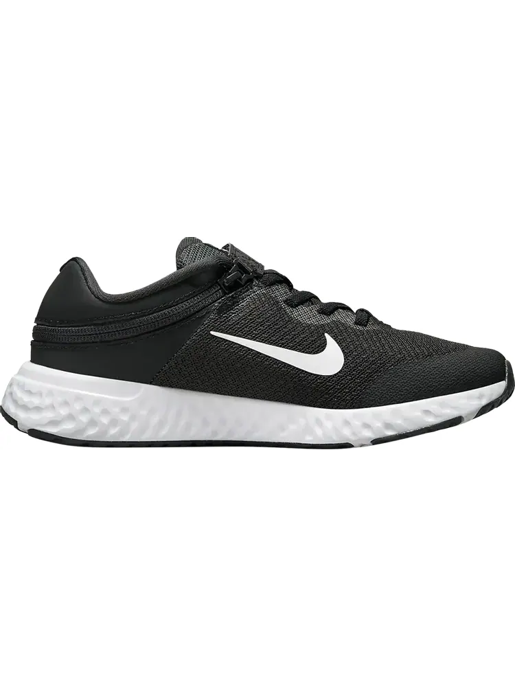Кроссовки Nike Revolution 6 FlyEase 4E GS 'Black White' — изображение 1 из 1, черный