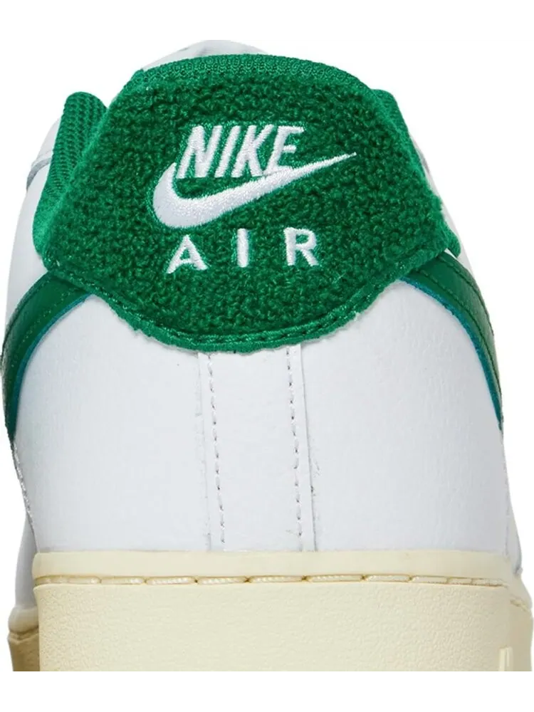 Кроссовки Nike Air Force 1 '07 LV8 'Varsity Jacket' — изображение 7 из 8, белый