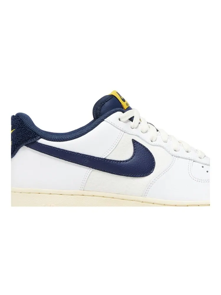 Кроссовки Nike Air Force 1 — изображение 2 из 4, белый