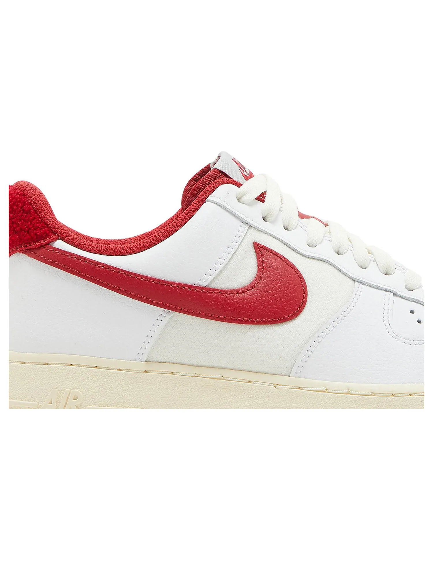 Кроссовки Nike Air Force 1 '07 LV8 'Letterman's Jacket' — изображение 2 из 8, белый