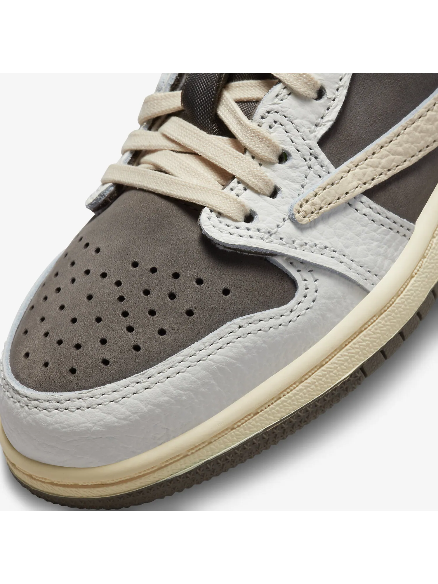 Детские кроссовки Travis Scott x Air Jordan 1 Retro Low OG TD 'Reverse Mocha' — изображение 7 из 8, коричневый
