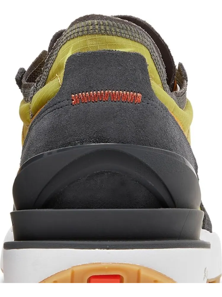 Кроссовки Nike Waffle One SE 'Go The Extra Smile' — изображение 7 из 8, желтый