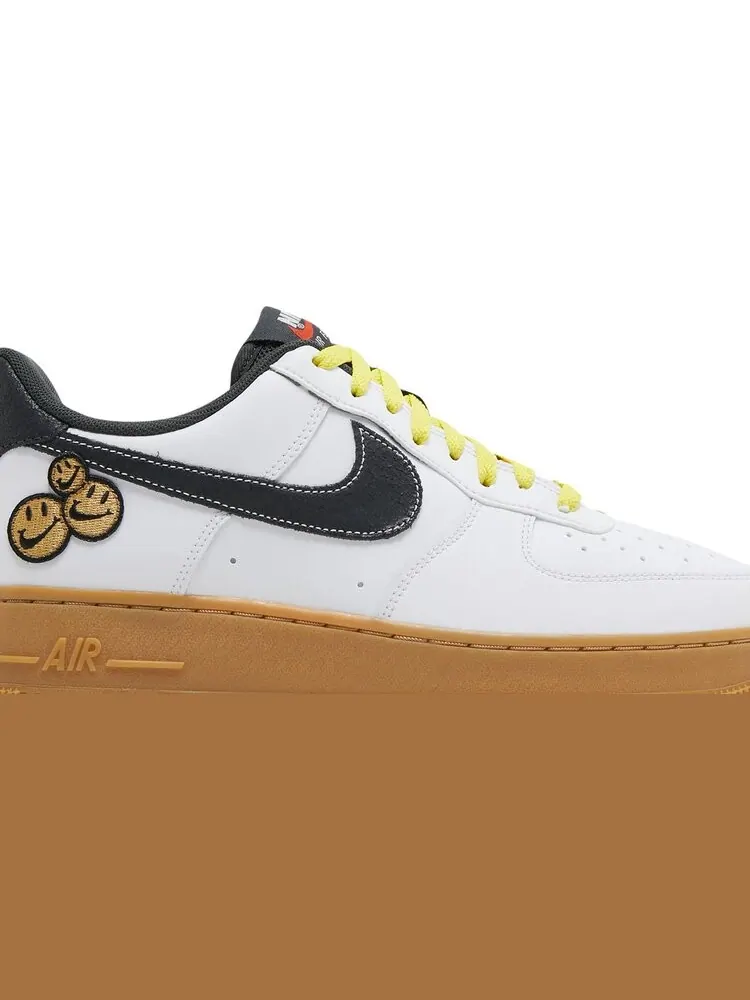 Кроссовки Nike Air Force 1 LV8 'Go The Extra Smile' — изображение 2 из 8, белый