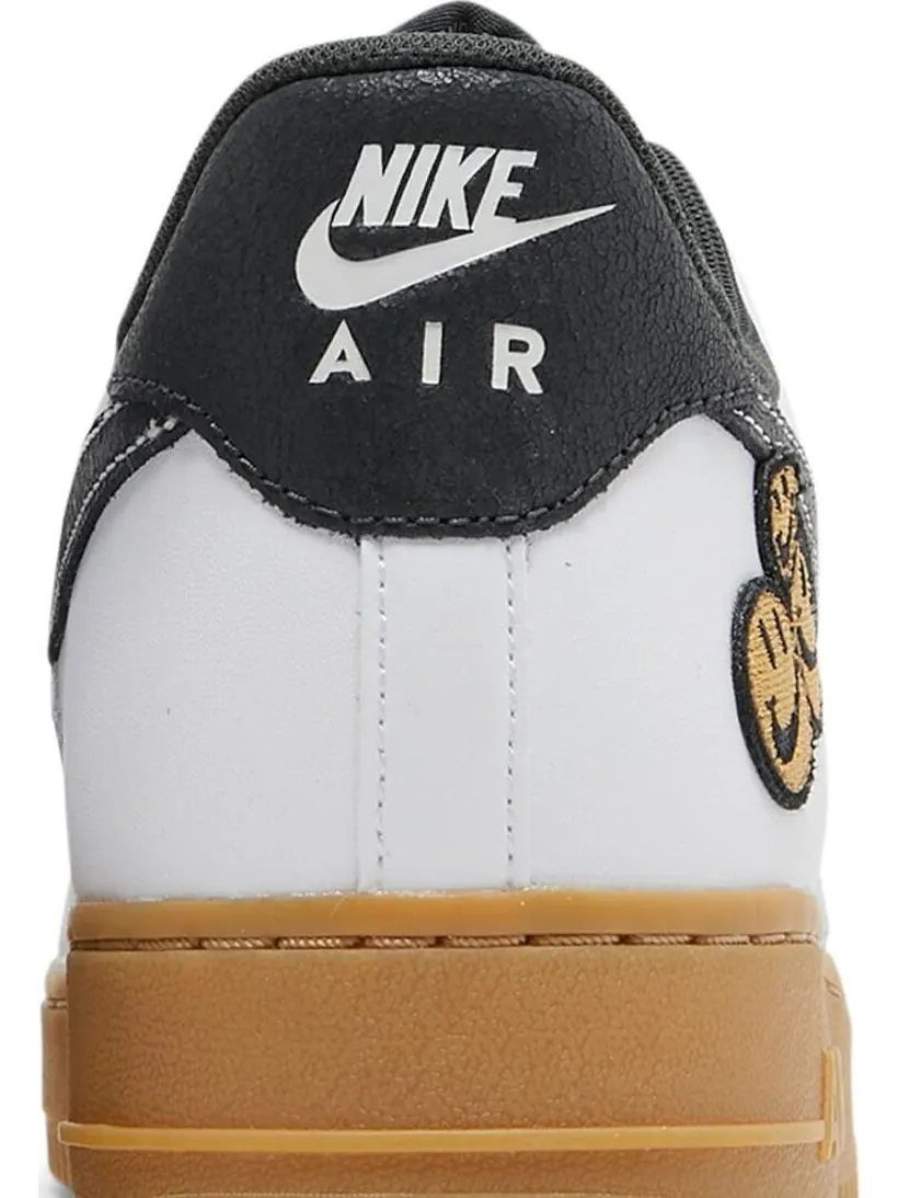 Кроссовки Nike Air Force 1 LV8 'Go The Extra Smile' — изображение 7 из 8, белый