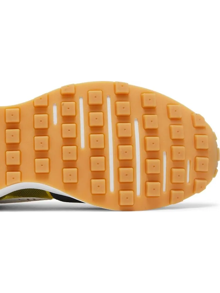 Кроссовки Nike Waffle One GS 'Go The Extra Smile' — изображение 5 из 8, желтый
