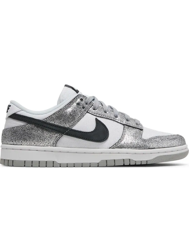 Кроссовки Nike Wmns Dunk Low 'Golden Gals' — изображение 1 из 8, серебряный