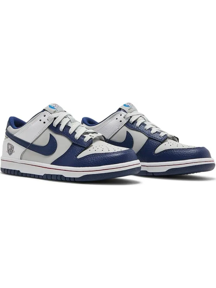 Кроссовки Nike NBA x Dunk Low EMB GS '75th Anniversary - Nets' — изображение 8 из 8, белый