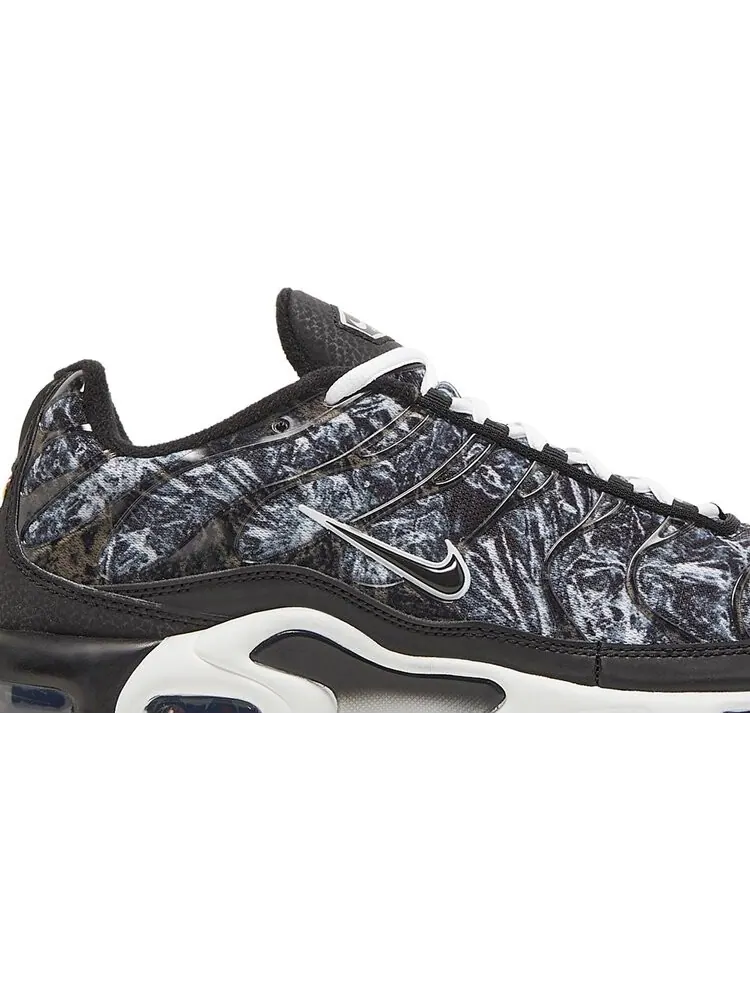 Кроссовки Nike Air Max Plus 'Shattered Ice - Black' — изображение 2 из 8, черный