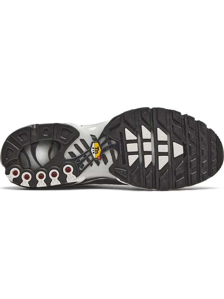 Кроссовки Nike Air Max Plus 'Shattered Ice - Black' — изображение 4 из 8, черный
