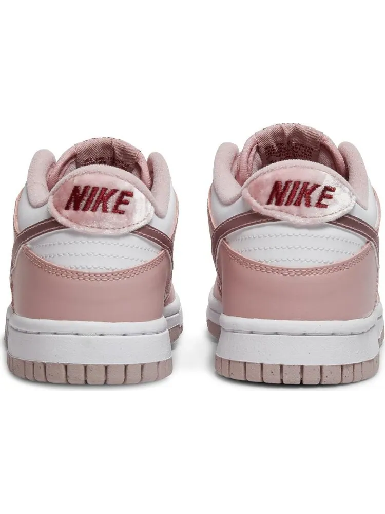 Кроссовки Nike Dunk Low GS 'Pink Velvet' — изображение 6 из 8, розовый