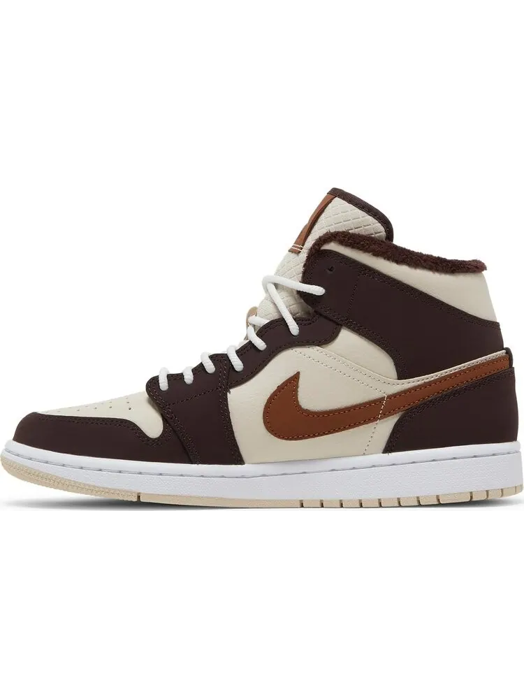 Кроссовки Wmns Air Jordan 1 Mid SE Cream Dark Chocolate — изображение 3 из 8, бежевый