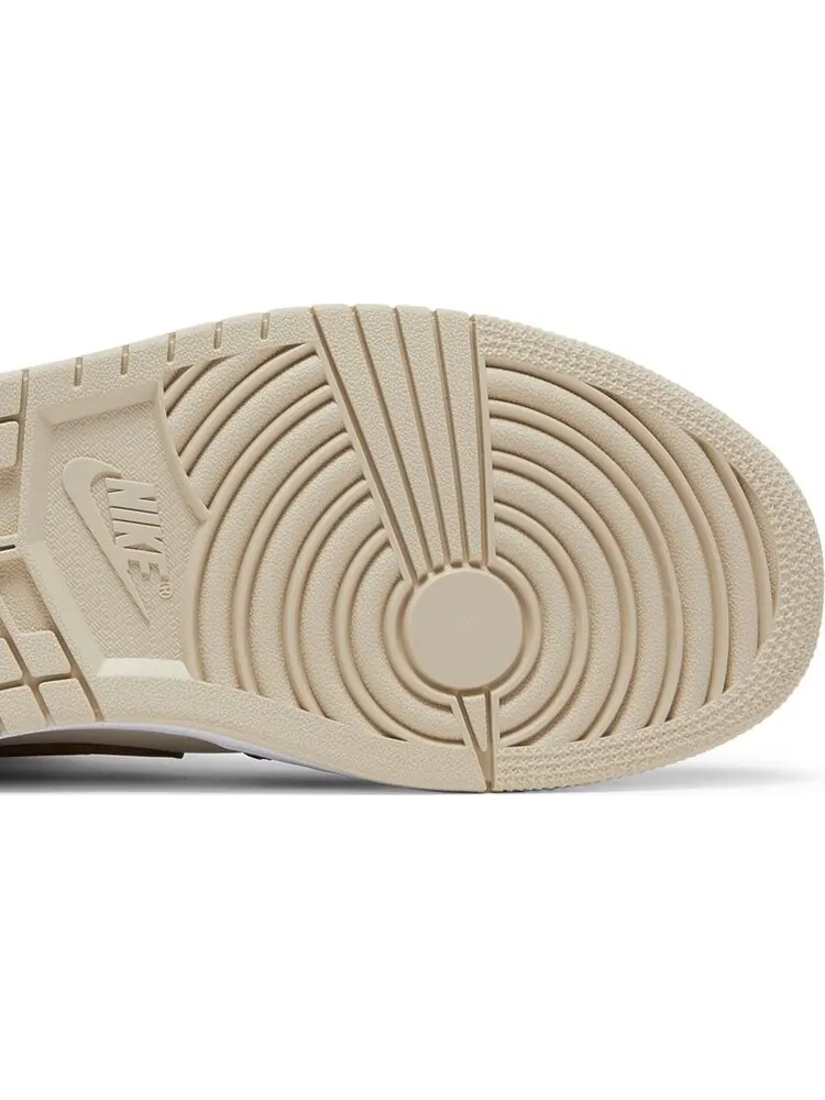 Кроссовки Wmns Air Jordan 1 Mid SE Cream Dark Chocolate — изображение 5 из 8, бежевый