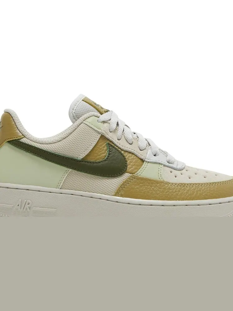 Кроссовки Nike Wmns Air Force 1 'Rough Green' — изображение 2 из 8, белый