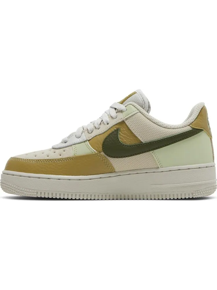 Кроссовки Nike Wmns Air Force 1 'Rough Green' — изображение 3 из 8, белый
