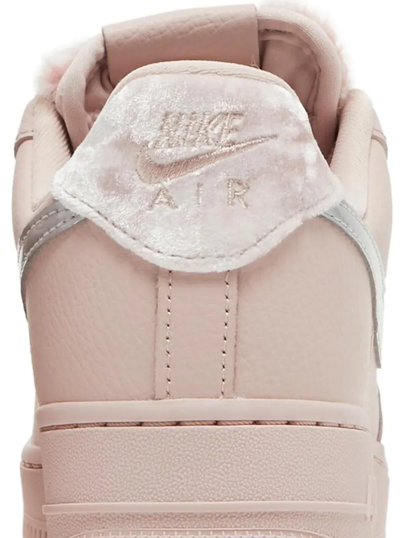 Кроссовки Nike Wmns Air Force 1 '07 'Faux Sherpa Fur' — изображение 7 из 8, розовый