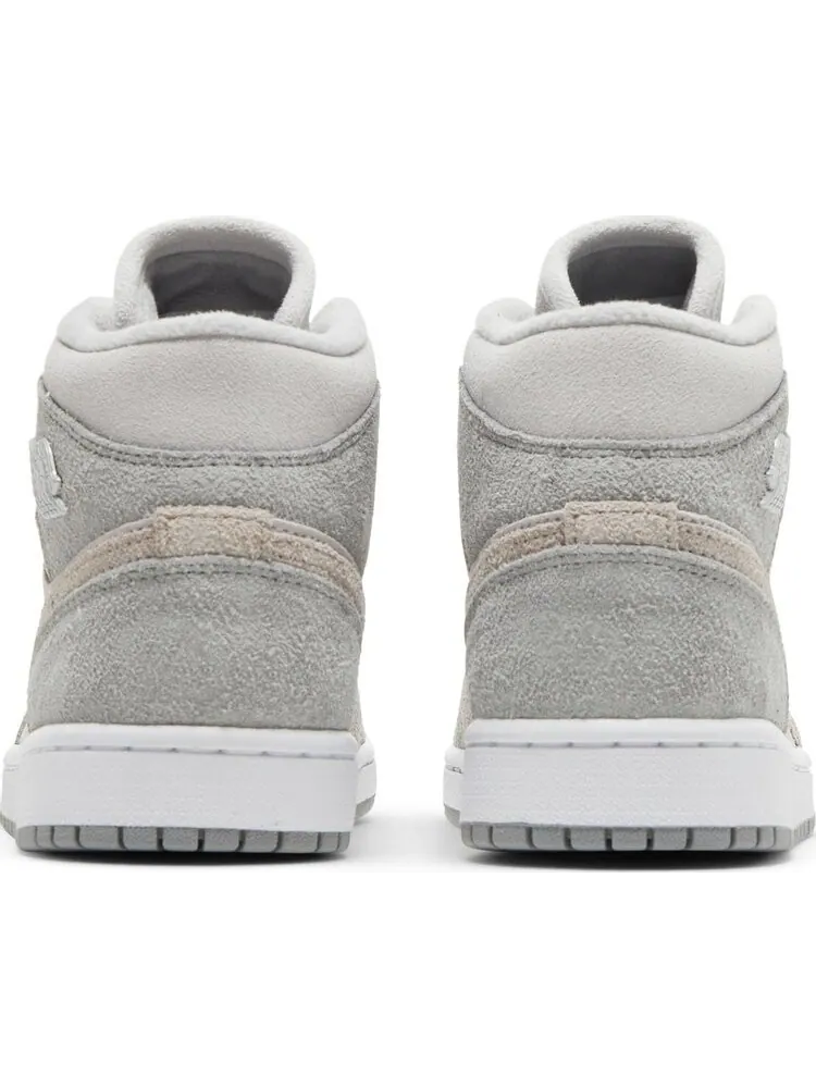 Кроссовки Wmns Air Jordan 1 Mid SE Particle Grey — изображение 6 из 8, серый