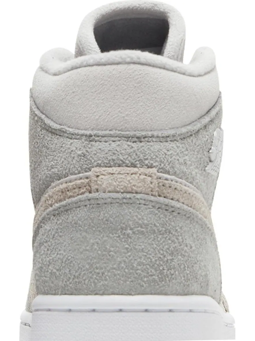 Кроссовки Wmns Air Jordan 1 Mid SE Particle Grey — изображение 7 из 8, серый
