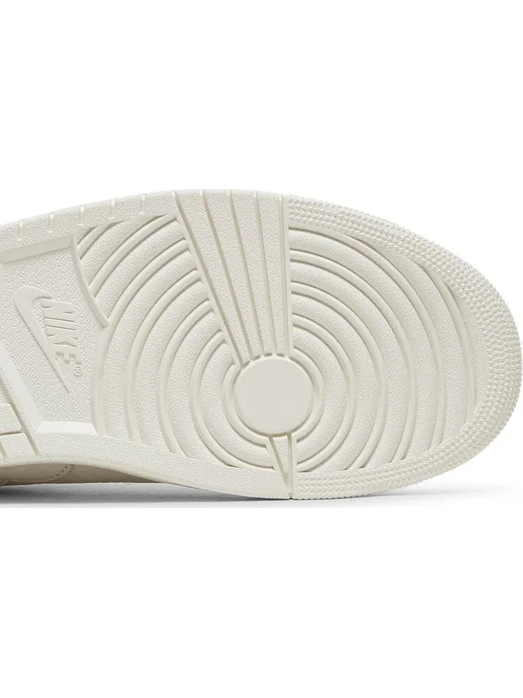 Кроссовки Air Jordan 1 Centre Court Light Bone — изображение 5 из 8, серый