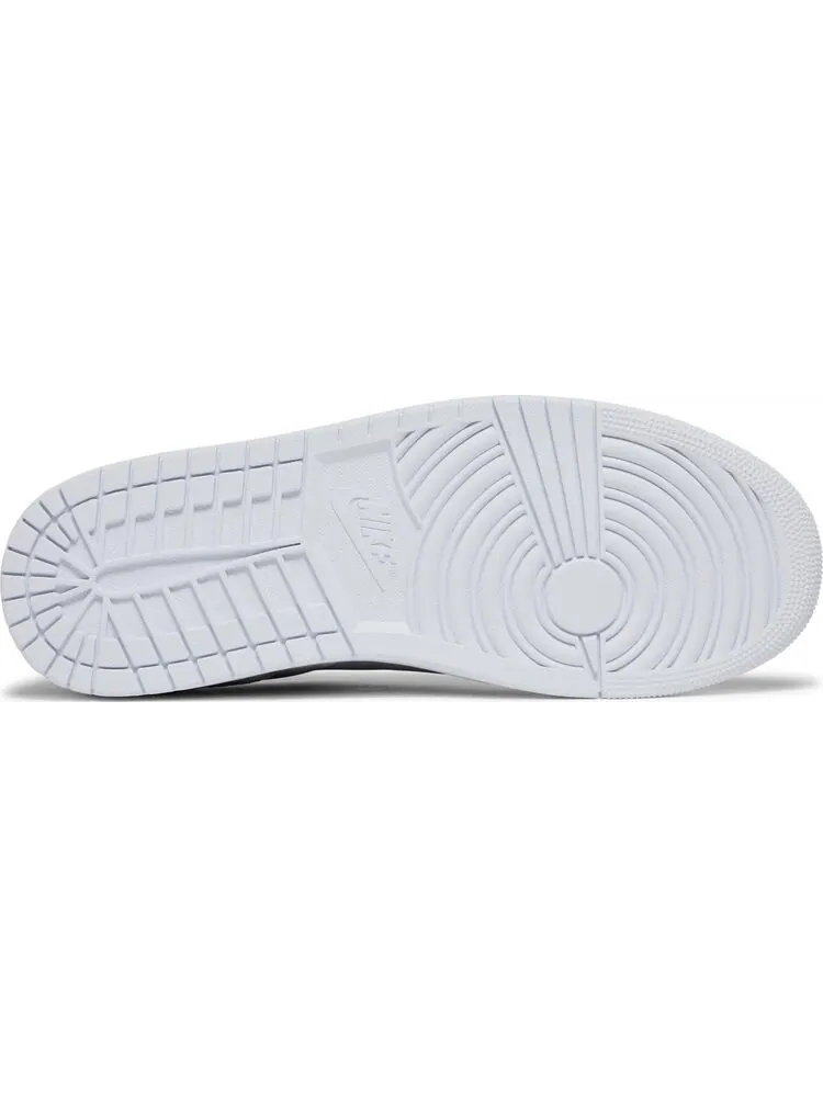 Кроссовки Air Jordan 1 Centre Court Reflective — изображение 4 из 8, серый