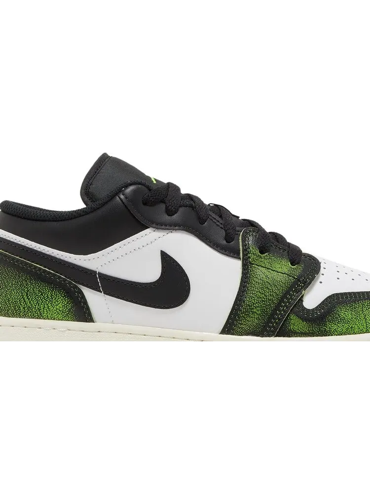 Кроссовки Air Jordan 1 Low SE GS Wear-Away - Electric Green — изображение 2 из 8, белый