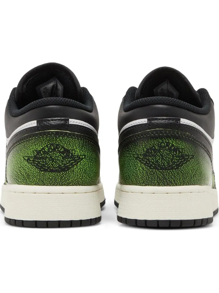 Кроссовки Air Jordan 1 Low SE GS Wear-Away - Electric Green — изображение 6 из 8, белый