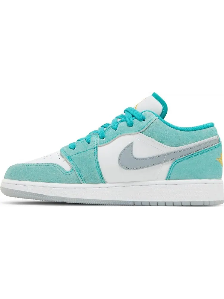 Кроссовки Air Jordan 1 Low SE GS New Emerald — изображение 3 из 8, белый