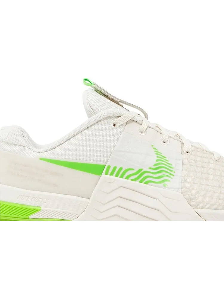 Кроссовки Metcon 8 'Phantom Green Strike' — изображение 2 из 4, бежевый
