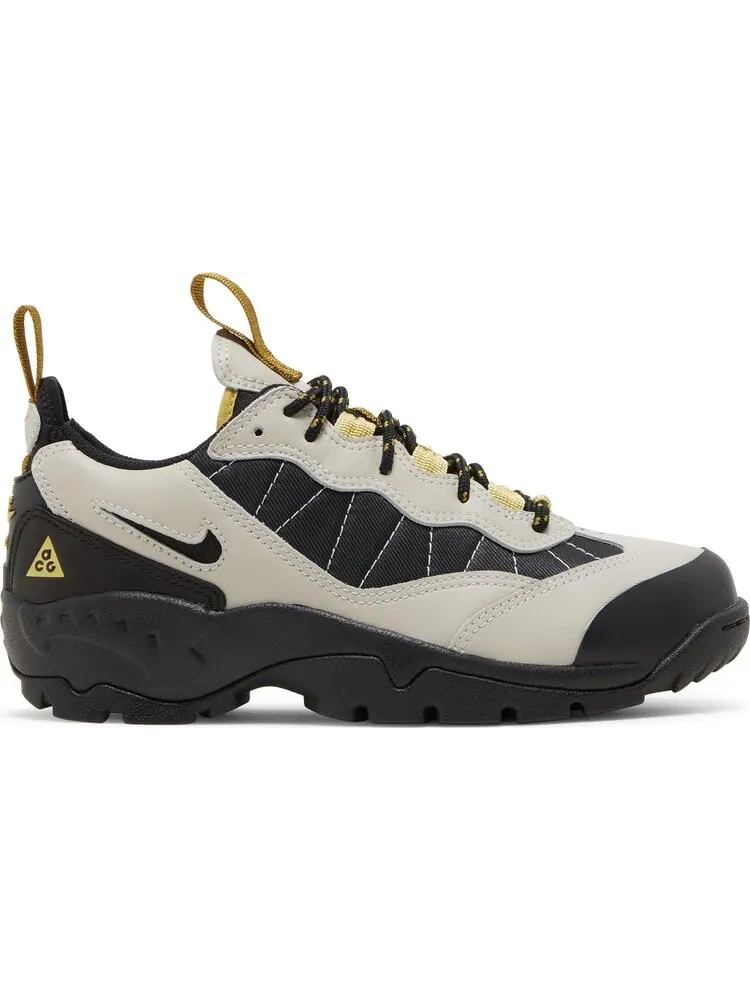 Кроссовки Nike ACG Air Mada 'Light Bone' — изображение 1 из 8, серый