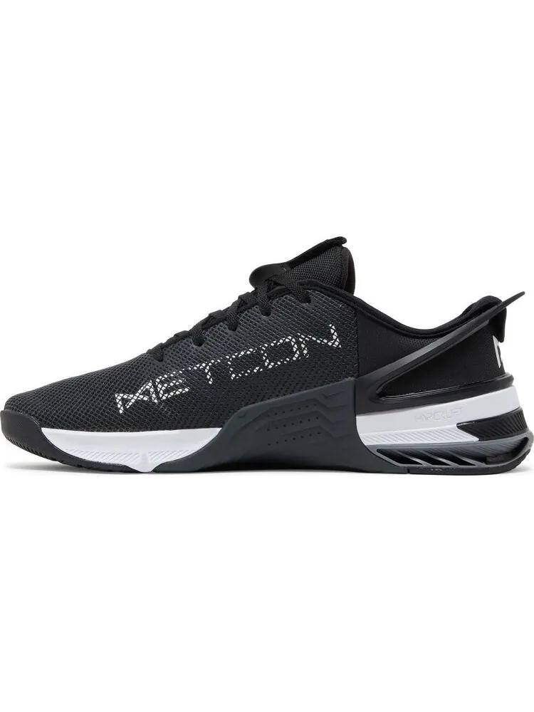 Кроссовки Nike Metcon 8 FlyEase 'Black Dark Smoke Grey' — изображение 3 из 8, черный