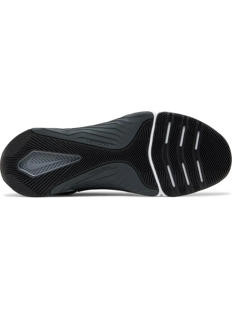 Кроссовки Nike Metcon 8 FlyEase 'Black Dark Smoke Grey' — изображение 4 из 8, черный