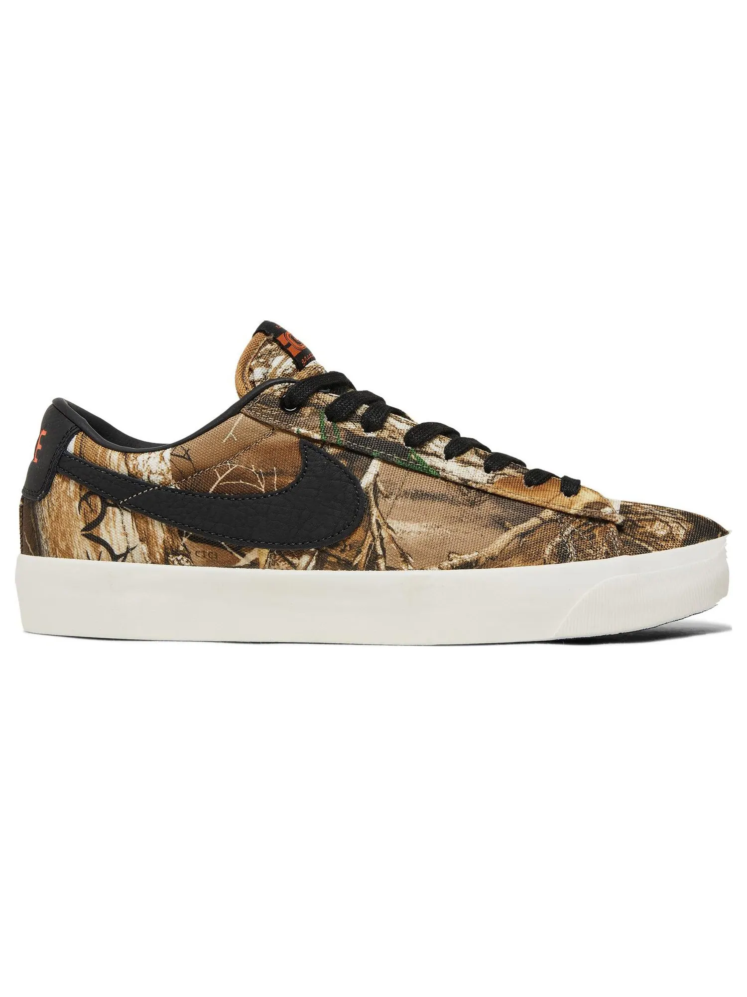 Кроссовки Nike Blazer Low Pro GT Premium SB 'Brown Realtree' — изображение 1 из 8, черный