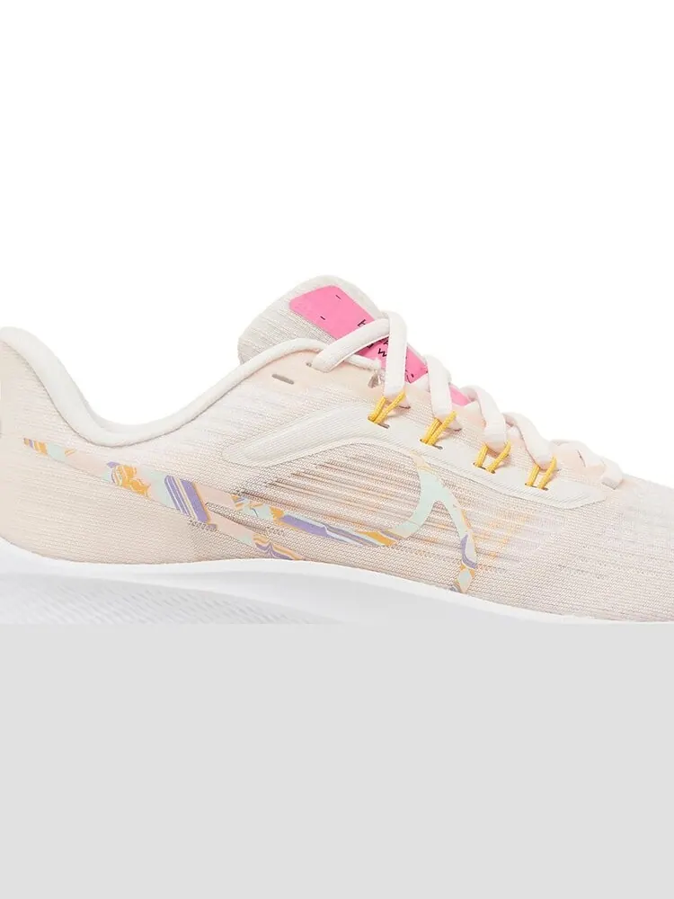 Кроссовки Nike Wmns Air Zoom Pegasus 39 Premium 'Light Soft Pink' — изображение 2 из 8, розовый/мультиколор