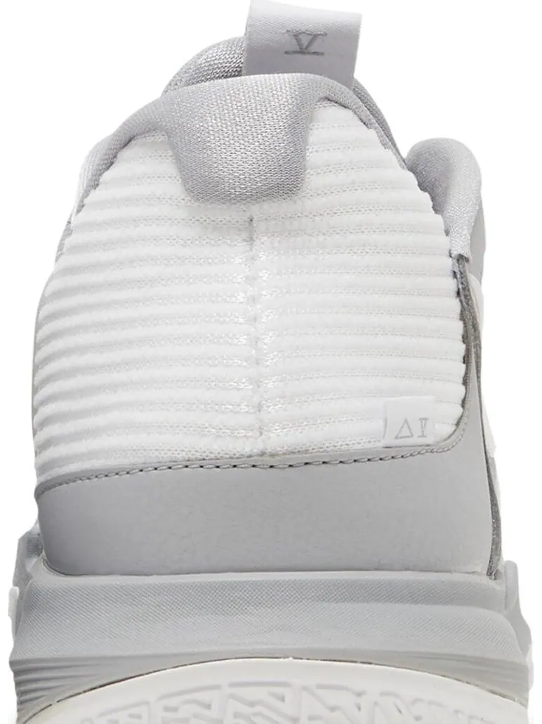 Кроссовки Nike Kyrie Low 5 'Wolf Grey' — изображение 7 из 8, серый