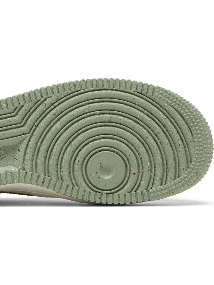 Кроссовки Nike Air Force 1 LV8 GS 'Muted Green' — изображение 5 из 8, белый
