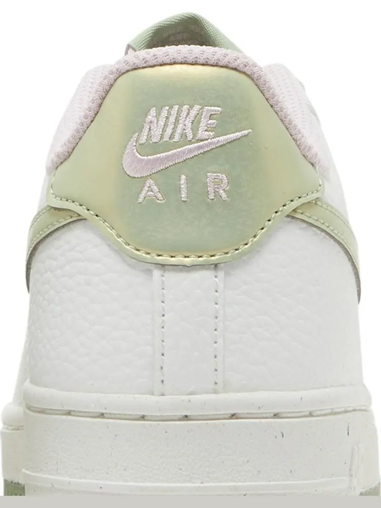 Кроссовки Nike Air Force 1 LV8 GS 'Muted Green' — изображение 7 из 8, белый