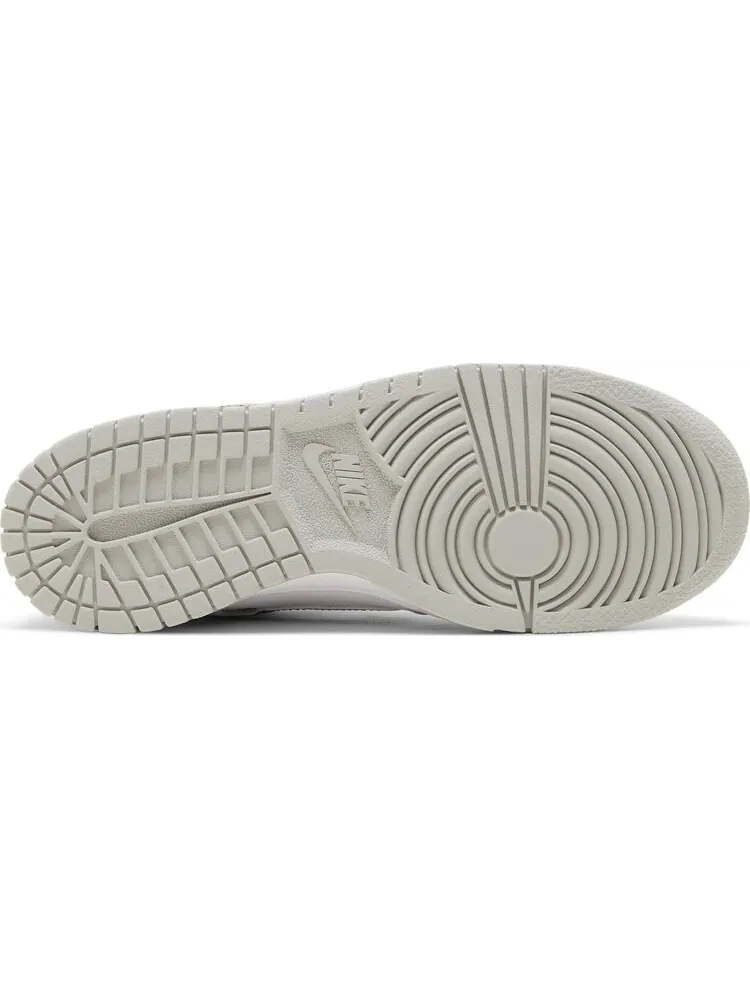 Кроссовки Nike Dunk Low SE GS 'Lottery Pack - Grey Fog' — изображение 4 из 8, серый