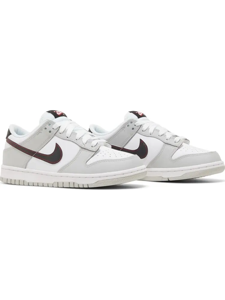 Кроссовки Nike Dunk Low SE GS 'Lottery Pack - Grey Fog' — изображение 8 из 8, серый