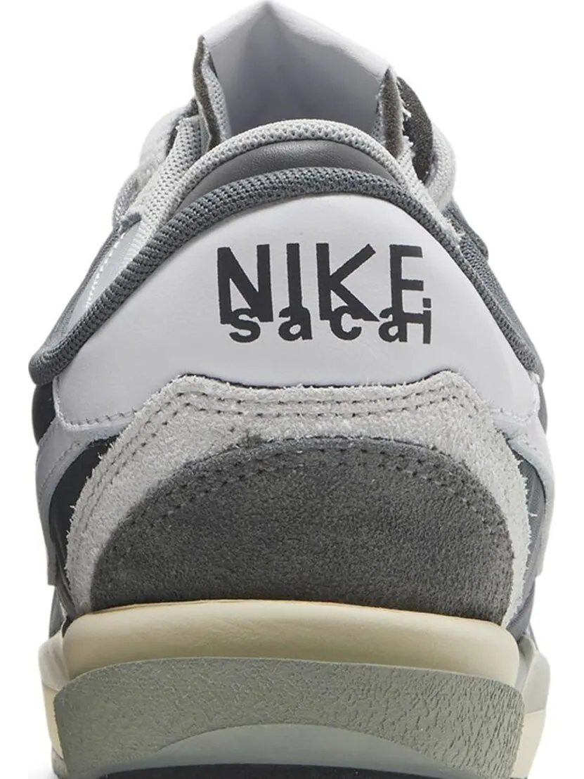 Кроссовки Nike x sacai Zoom Cortez SP 'Iron Grey' — изображение 7 из 8, серый