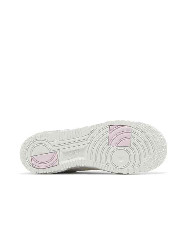 Кроссовки Nike Wmns Air Force 1 Pixel 'Light Bone Regal Pink' — изображение 5 из 9, белый/светлый/розовый