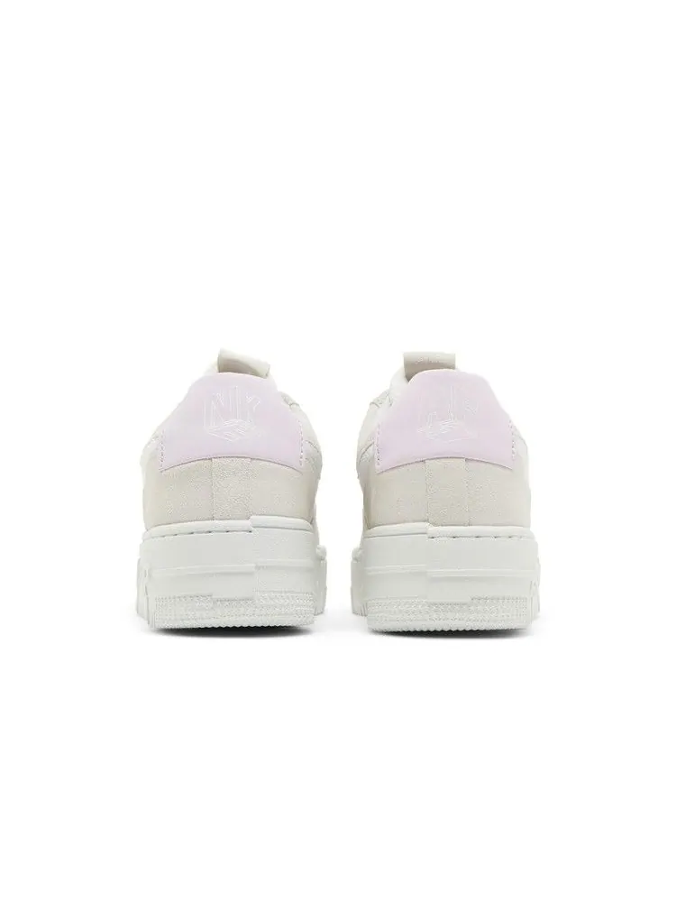Кроссовки Nike Wmns Air Force 1 Pixel 'Light Bone Regal Pink' — изображение 7 из 9, белый/светлый/розовый