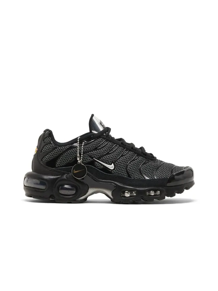 Кроссовки Wmns Air Max Plus 'Black Metallic Silver' — изображение 1 из 8