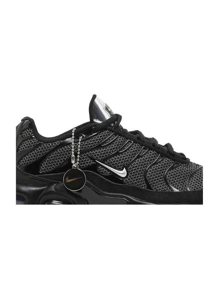Кроссовки Wmns Air Max Plus 'Black Metallic Silver' — изображение 2 из 8