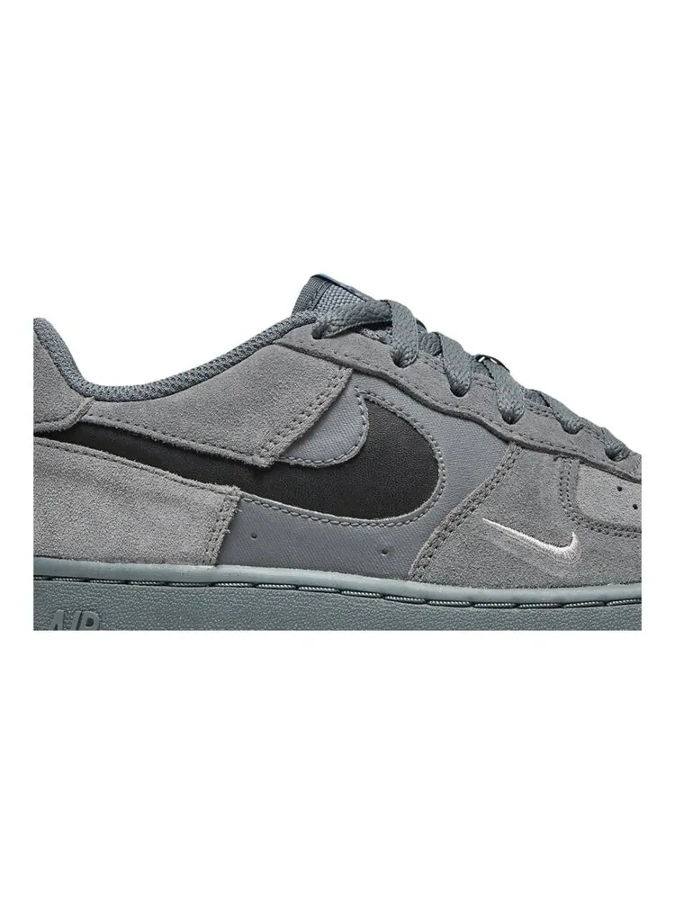Кроссовки Nike Air Force 1 Low GS — изображение 2 из 4, серый
